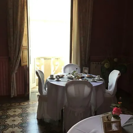 Casa Tonina Couette-café Carloforte (Isola di San Pietro)