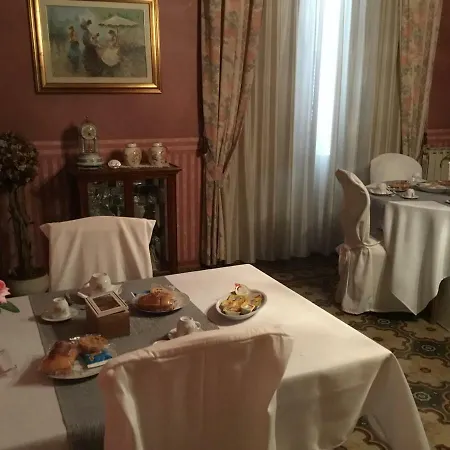 Couette-café Casa Tonina Carloforte (Isola di San Pietro)